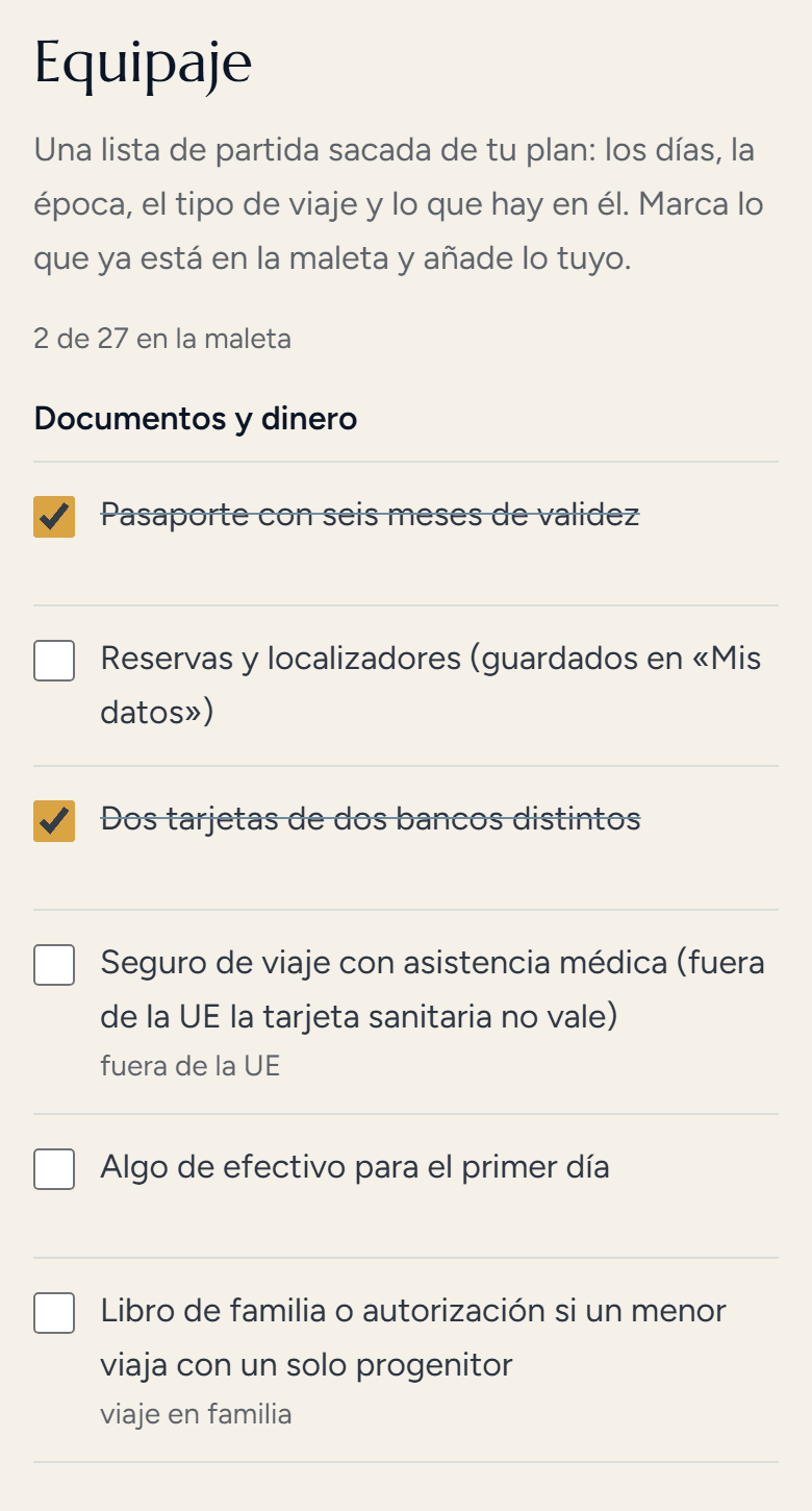 La sección «Equipaje» del plan: una lista de cosas con casillas, dos ya marcadas, y el motivo de cada una debajo