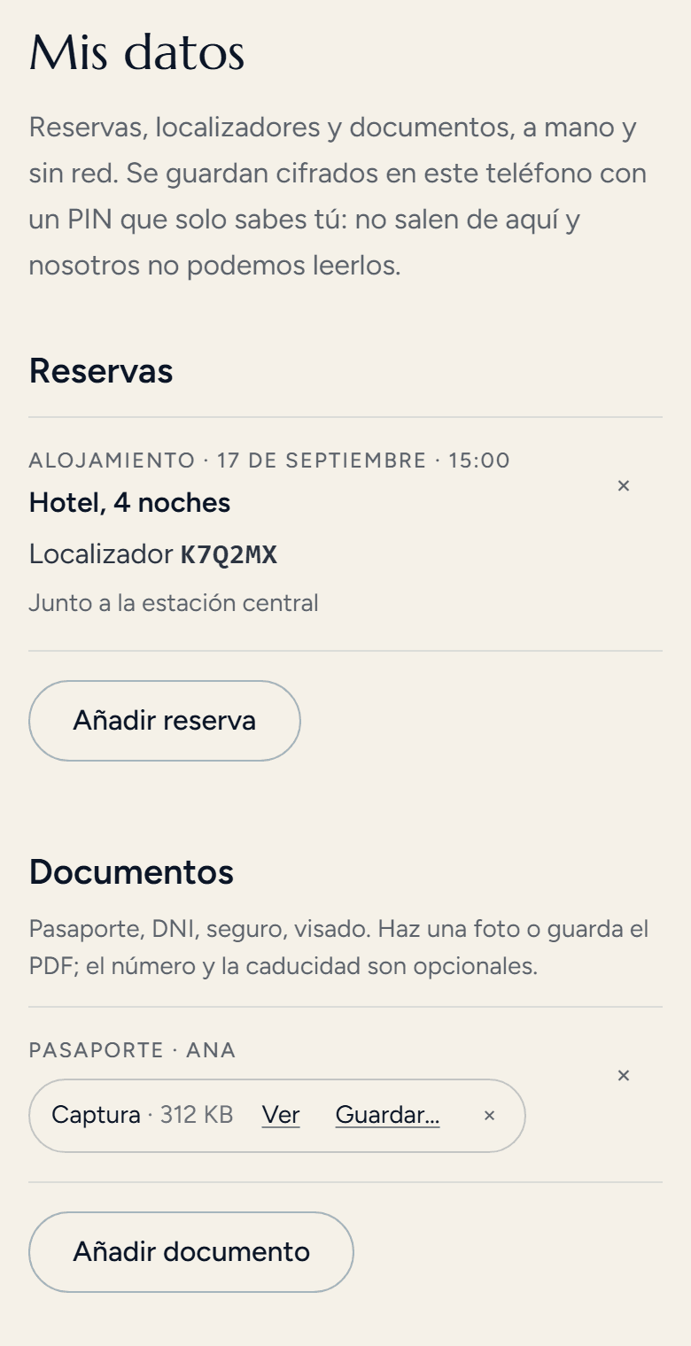 La sección «Mis datos» del plan, abierta: una reserva de hotel con su localizador, fecha, hora y dirección